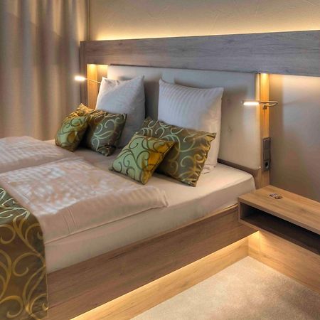 Deeke'S Quellenhof Hotel Lubbecke Ngoại thất bức ảnh