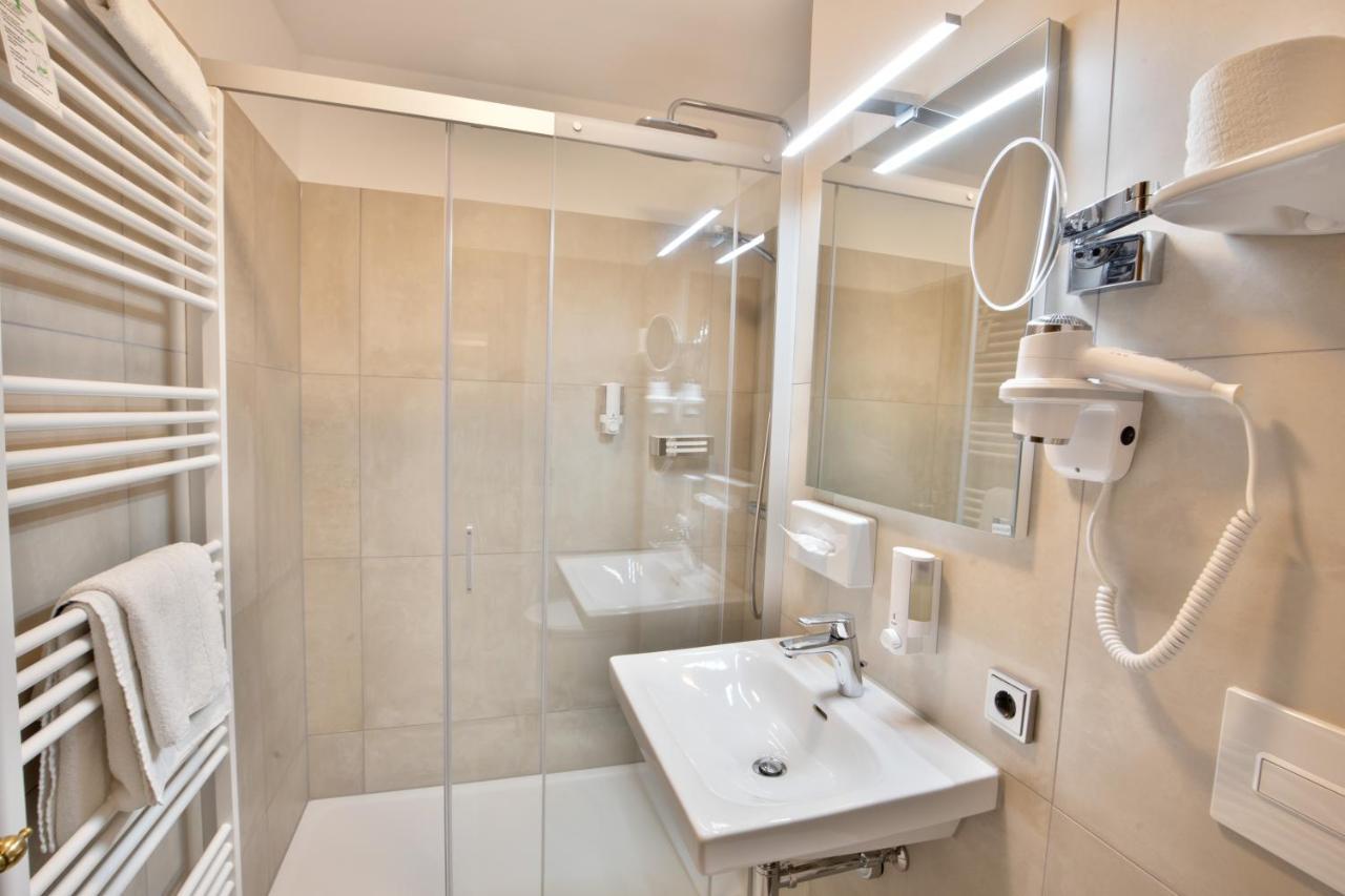 Deeke'S Quellenhof Hotel Lubbecke Ngoại thất bức ảnh