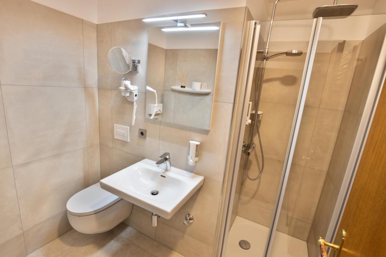 Deeke'S Quellenhof Hotel Lubbecke Ngoại thất bức ảnh