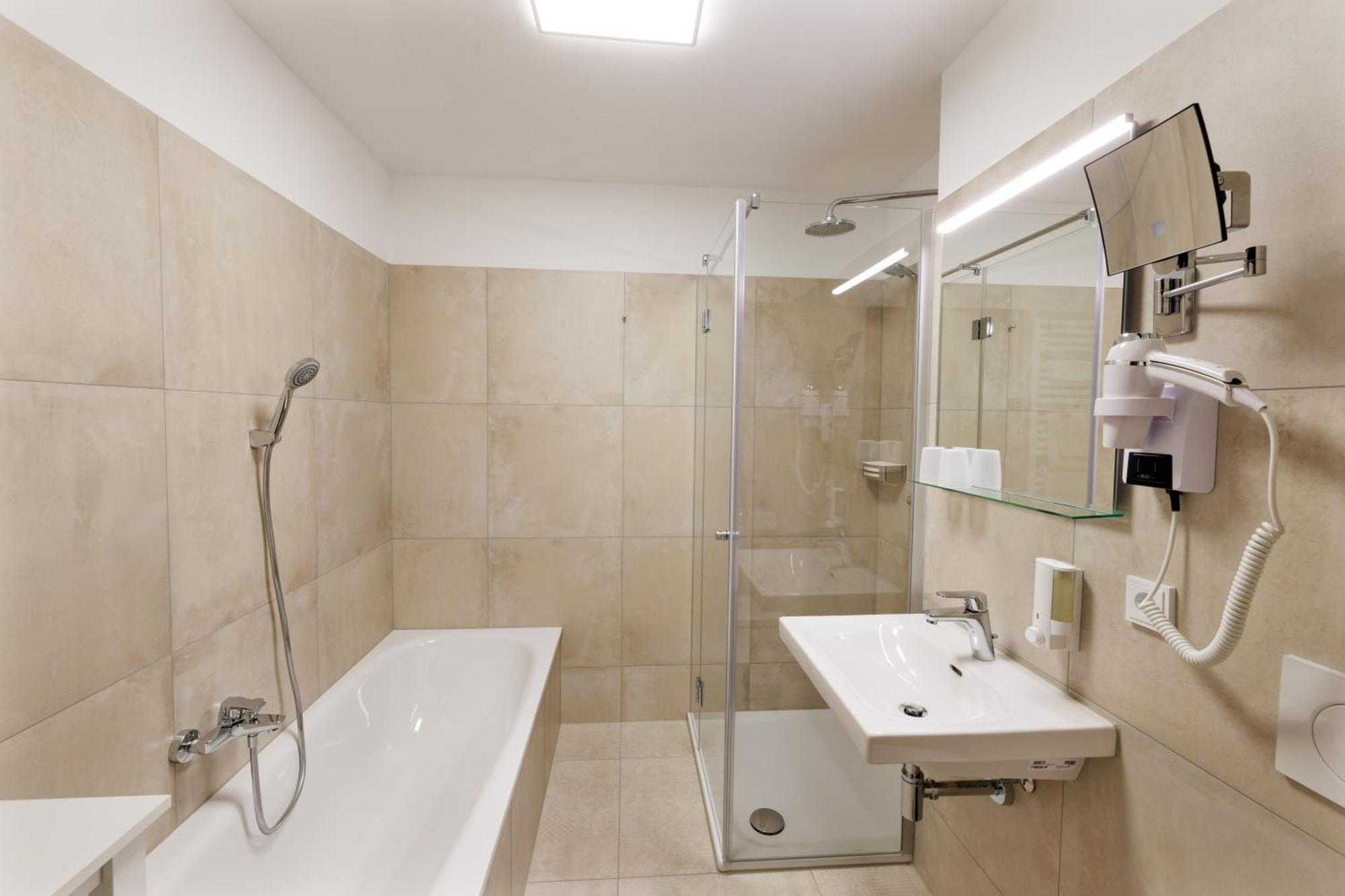 Deeke'S Quellenhof Hotel Lubbecke Ngoại thất bức ảnh